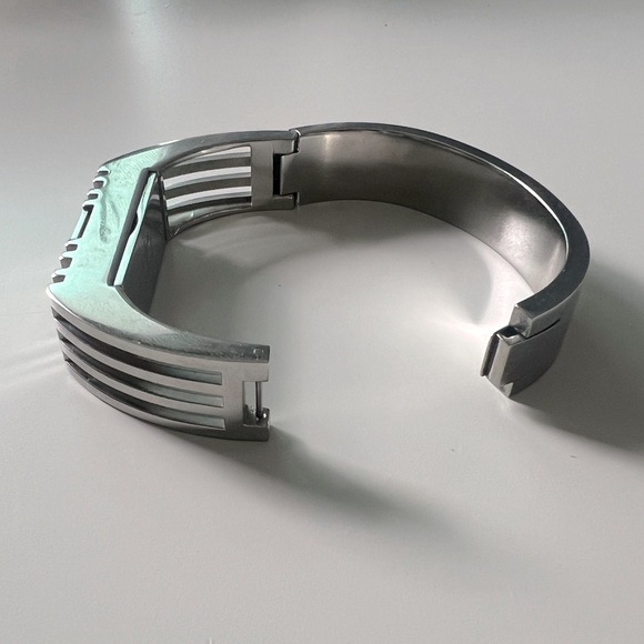 Tory Burch FitBit Bracelet Silver - Picture 8 of 8